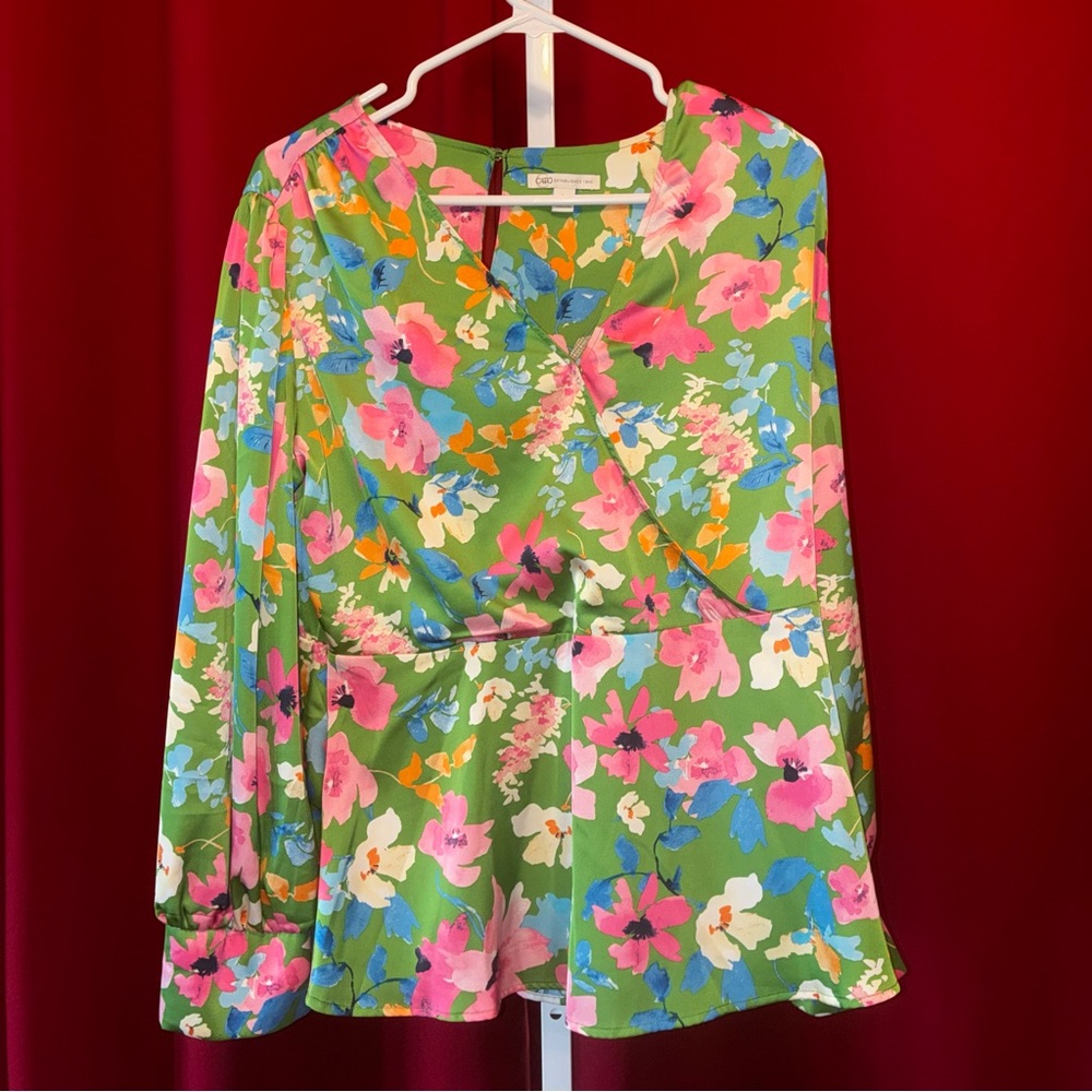 🔥🔥Cato Green Floral Wrap Top with Pink & Blue Blooms